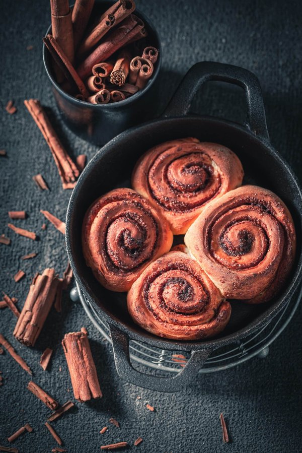 How Can You Create a Stunning Chocolate Raspberry Ganache Tart with an Oreo Crust?